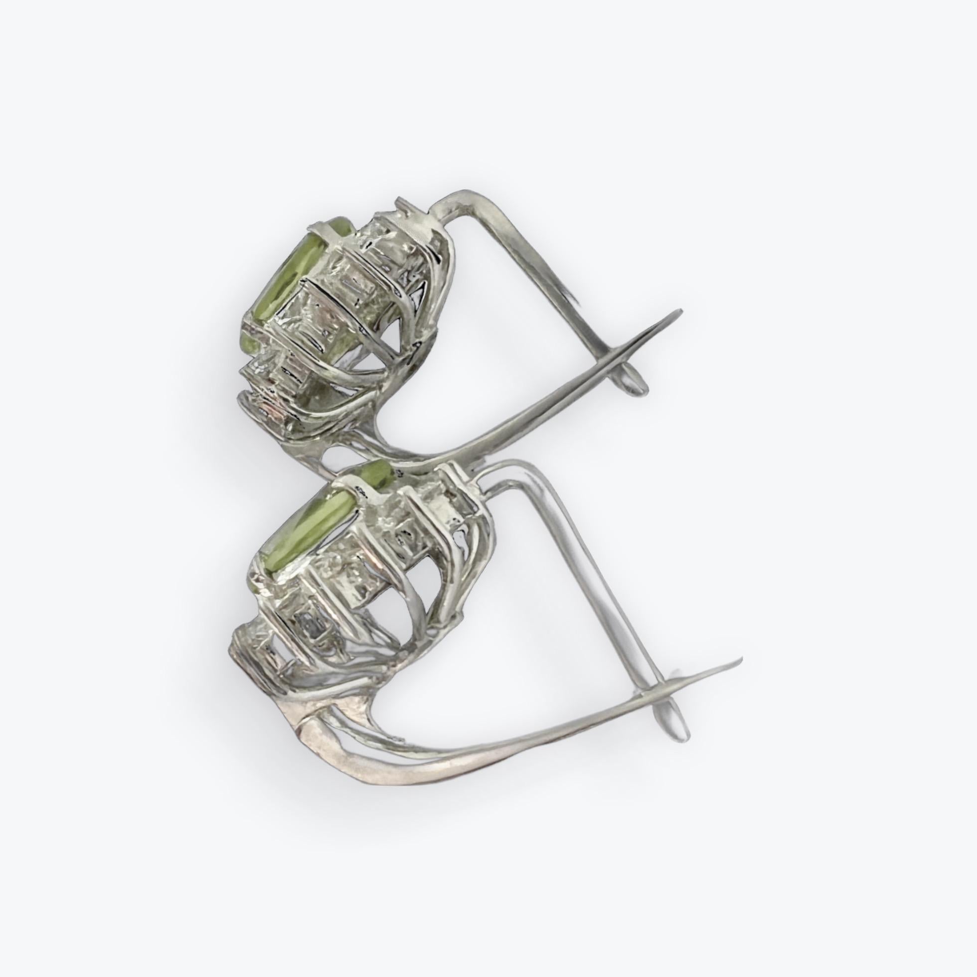 1ct Each Oval Mintgrüner Peridot-Ohrring mit natürlichem weißem Zirkon im Zustand „Neu“ in Sheridan, WY