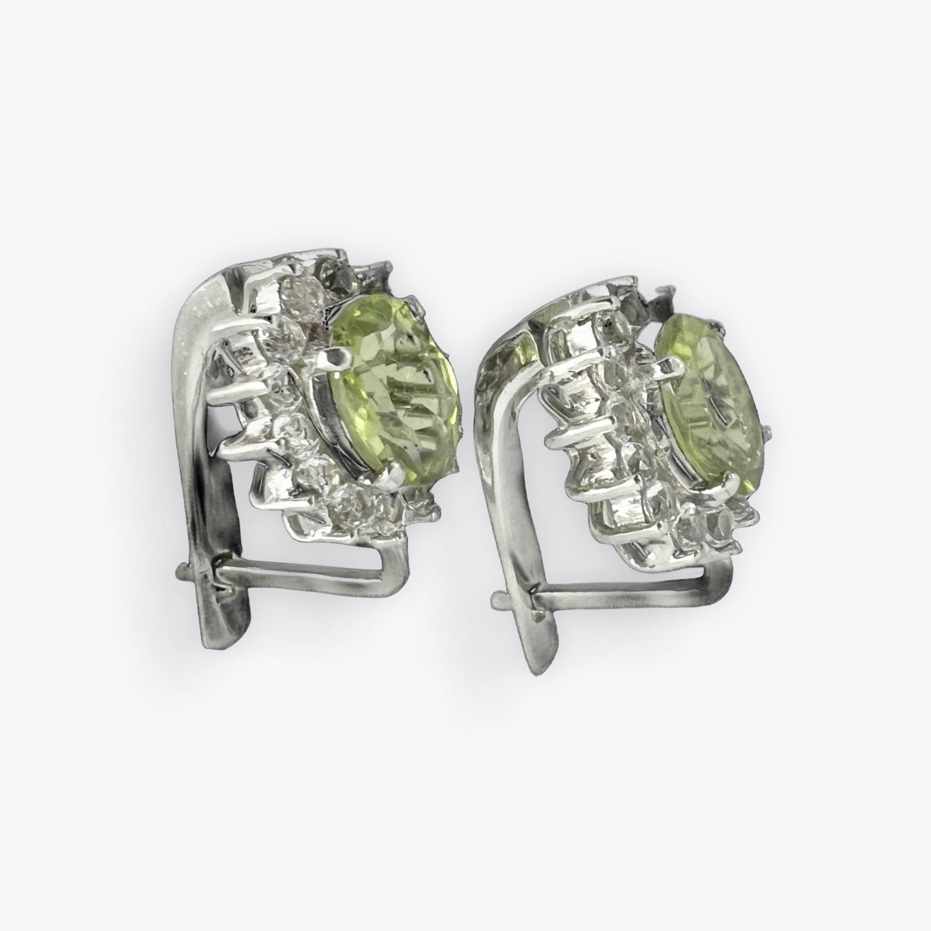 1ct Each Oval Mintgrüner Peridot-Ohrring mit natürlichem weißem Zirkon Damen