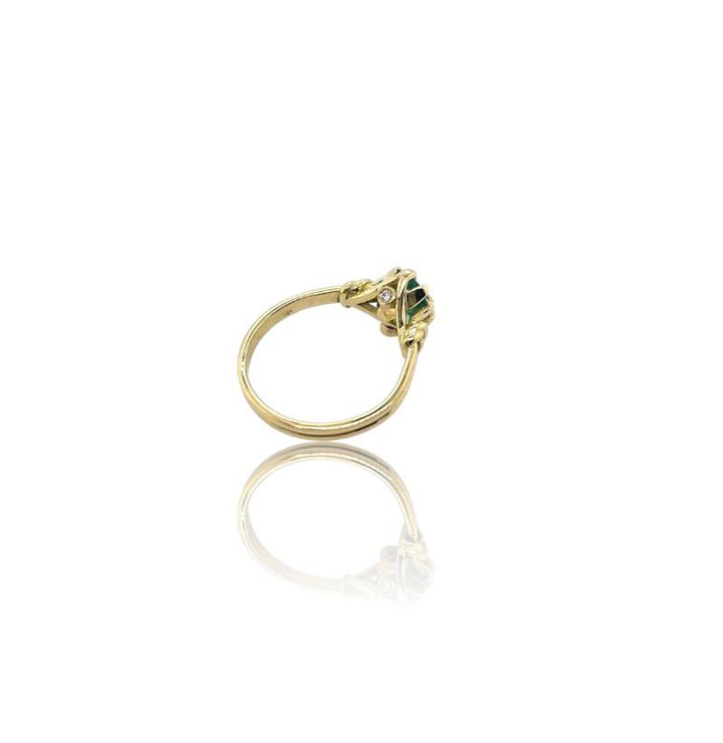 1ct Emerald and Diamond Reef Knot Ring in 18ct Yellow Gold In New Condition For Sale In Brisbane, AU