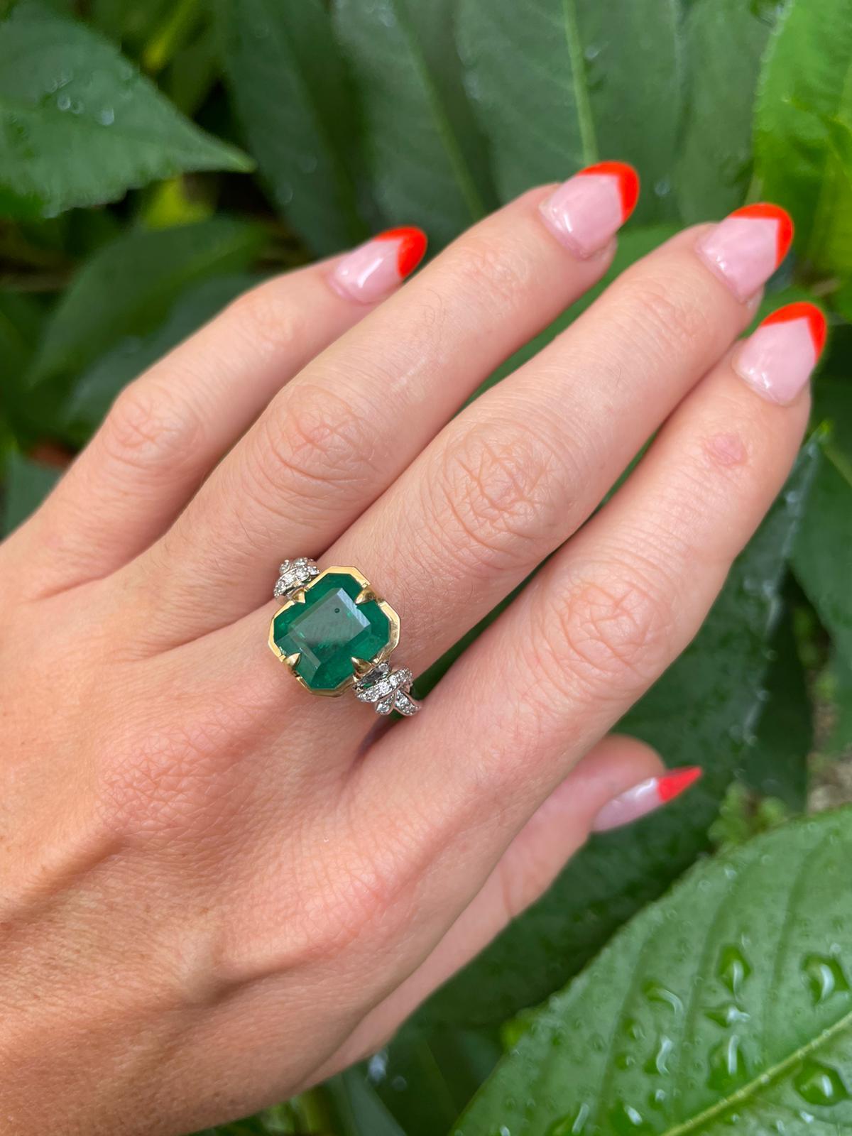 1ct Emerald in Forget Me Knot Style Ring For Sale 8