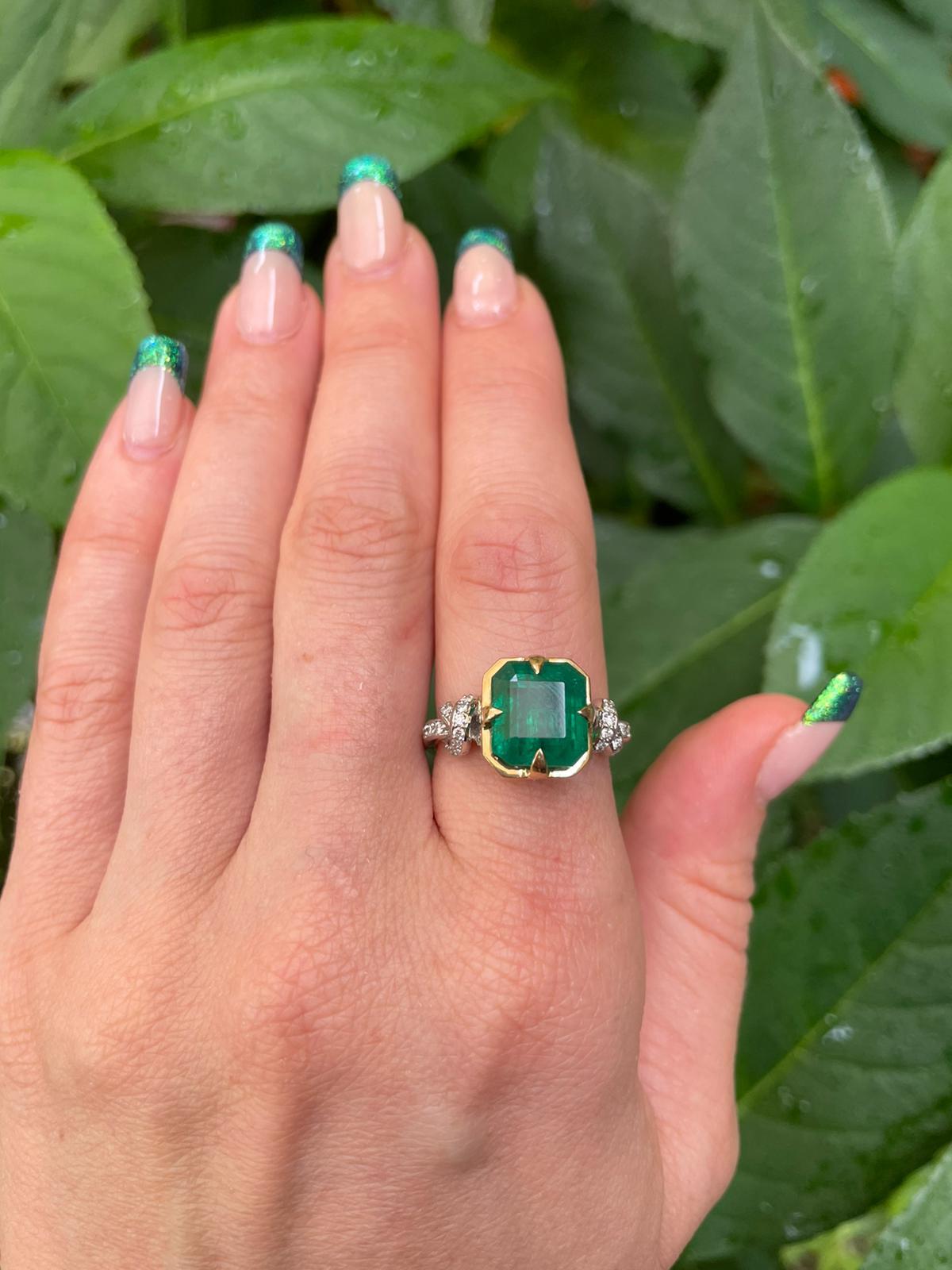 1ct Emerald in Forget Me Knot Style Ring For Sale 9