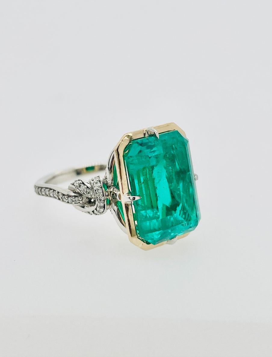 Emerald Cut 1ct Emerald in Forget Me Knot Style Ring For Sale
