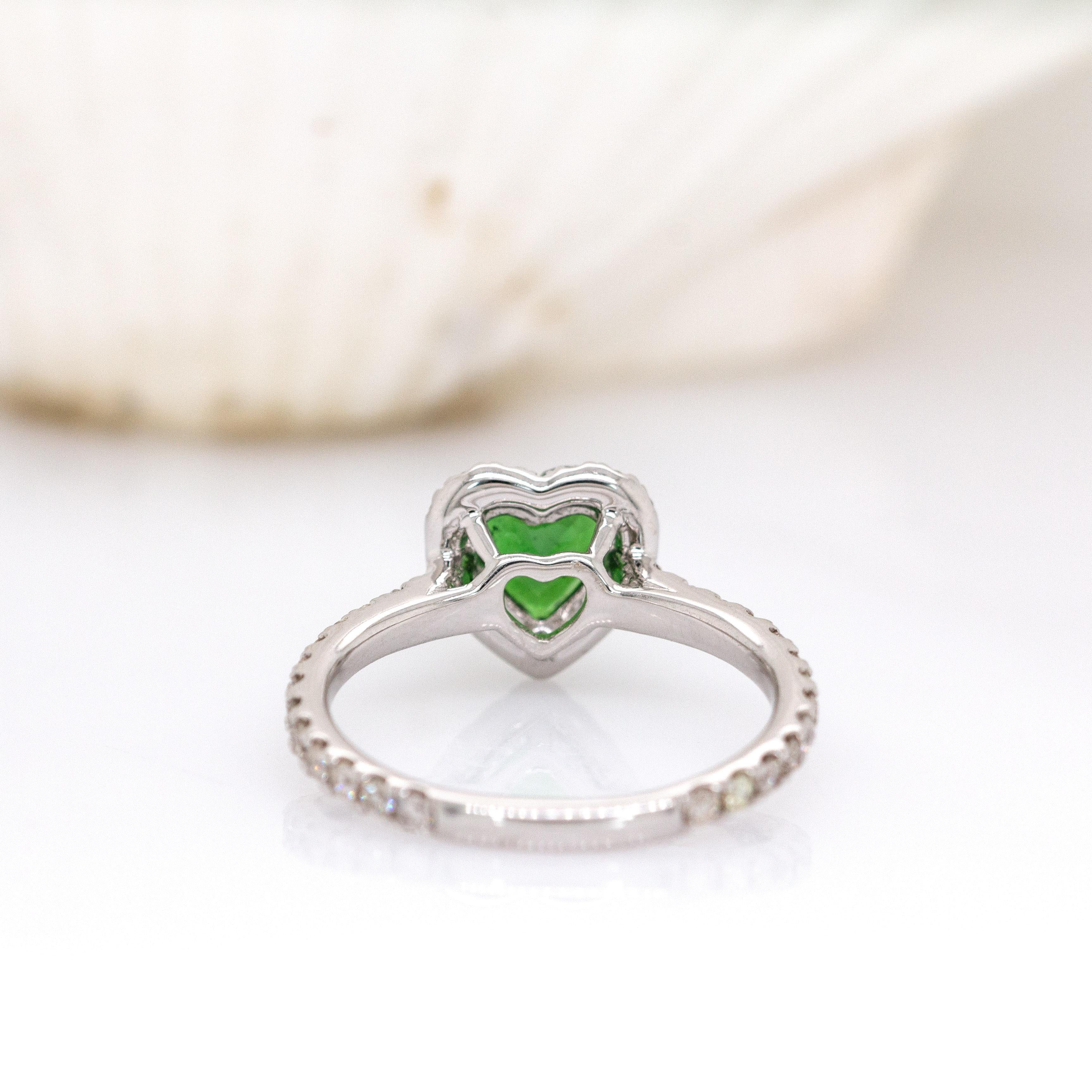 Donna Anello con granato tsavorite a forma di cuore da 1 centesimo e diamanti naturali: Oro bianco 14K in vendita