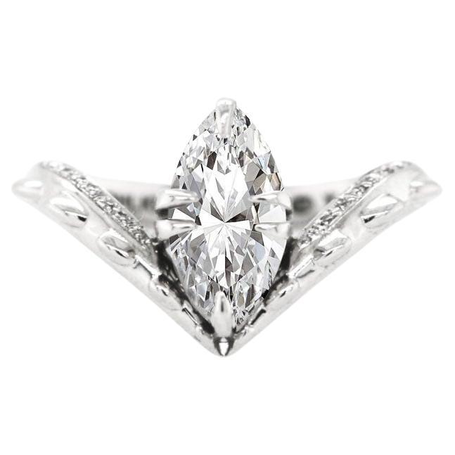 1ct Marquis Cut Diamond Croc Tail Deep V Set in 18ct Weißgold