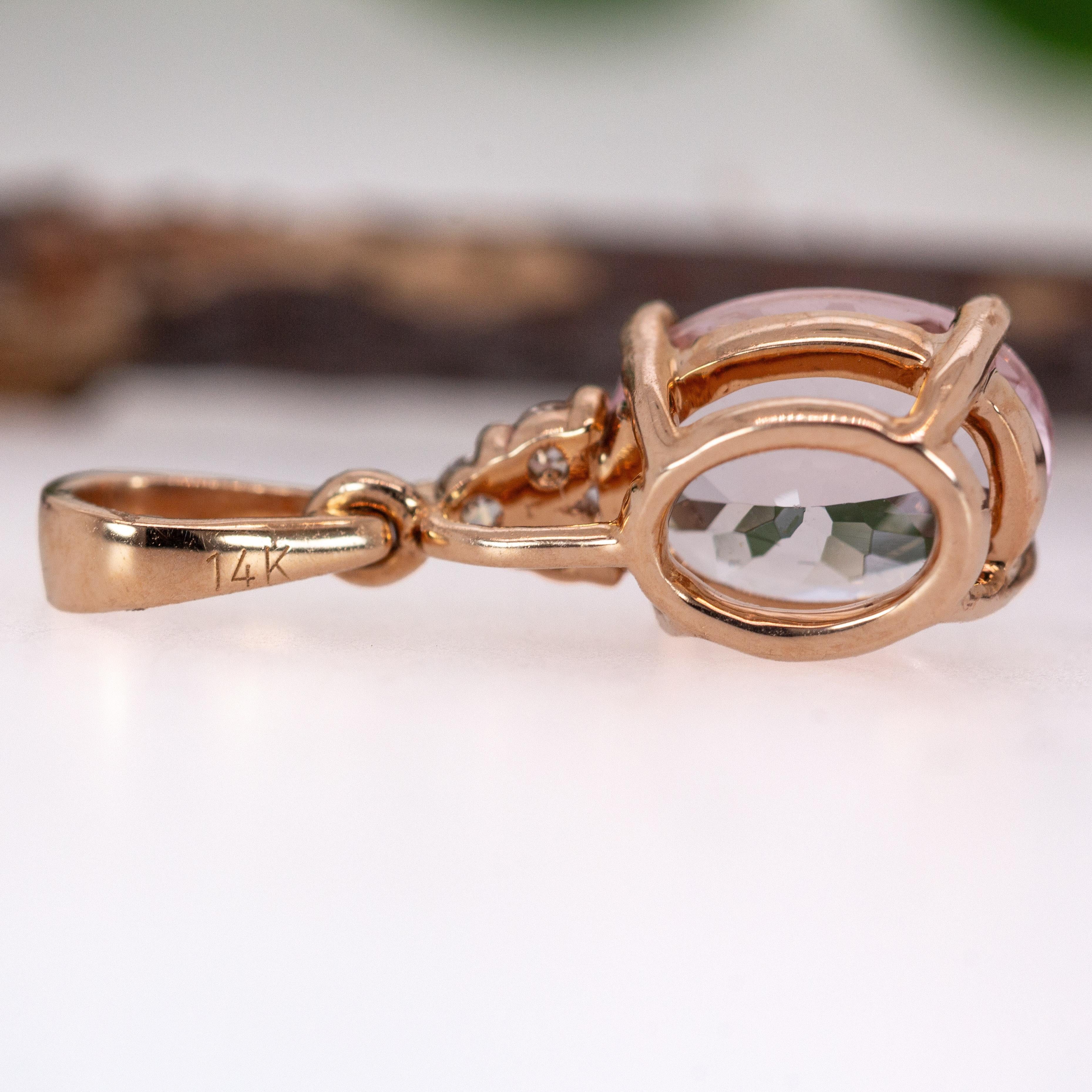 Donna Ciondolo con Morganite da 1 ct e accenti di diamanti in oro rosa massiccio 14 carati  OV 8x6mm in vendita
