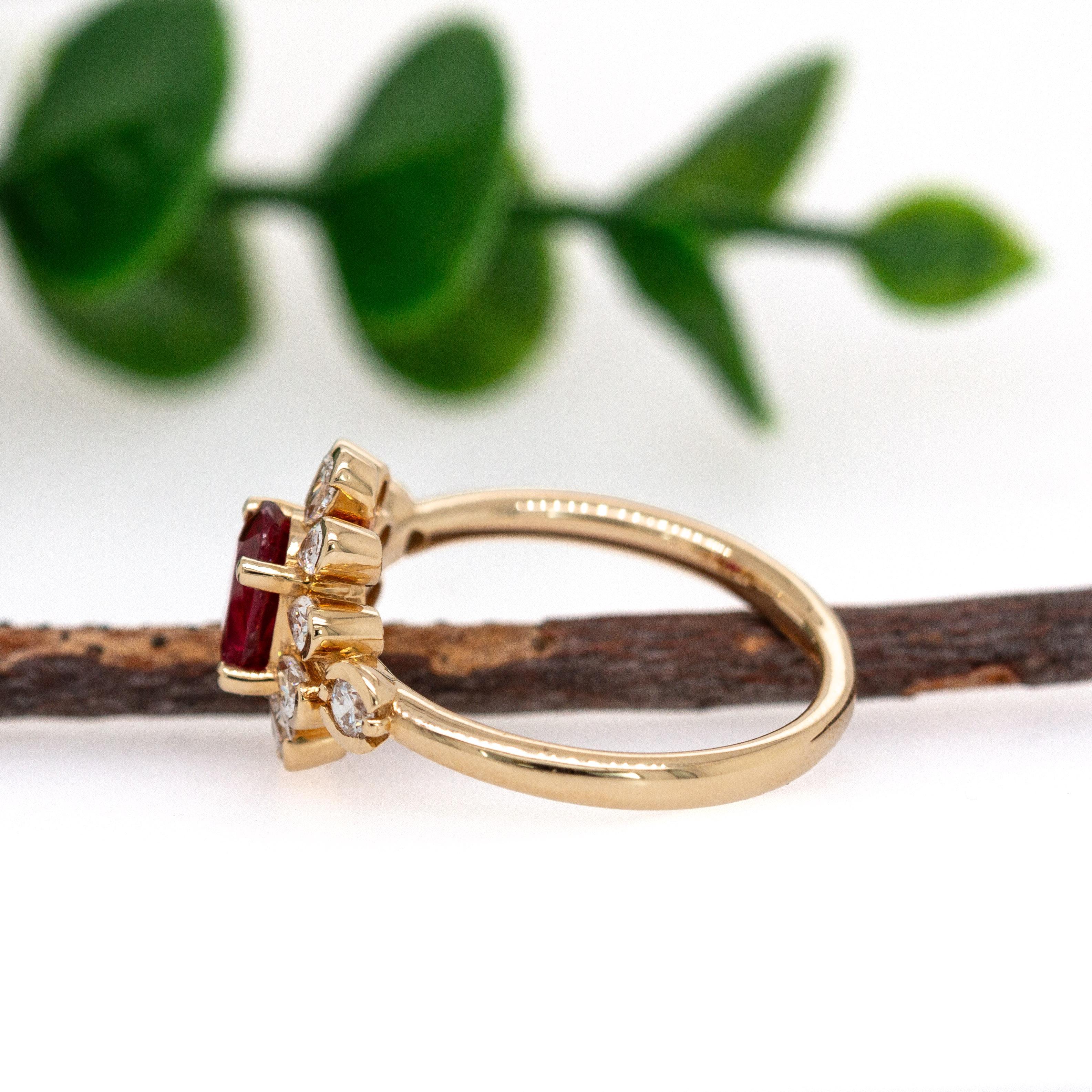 Donna Anello floreale con rubino del Mozambico e diamante estratto dalla terra, 1ct, in oro massiccio 14K in vendita