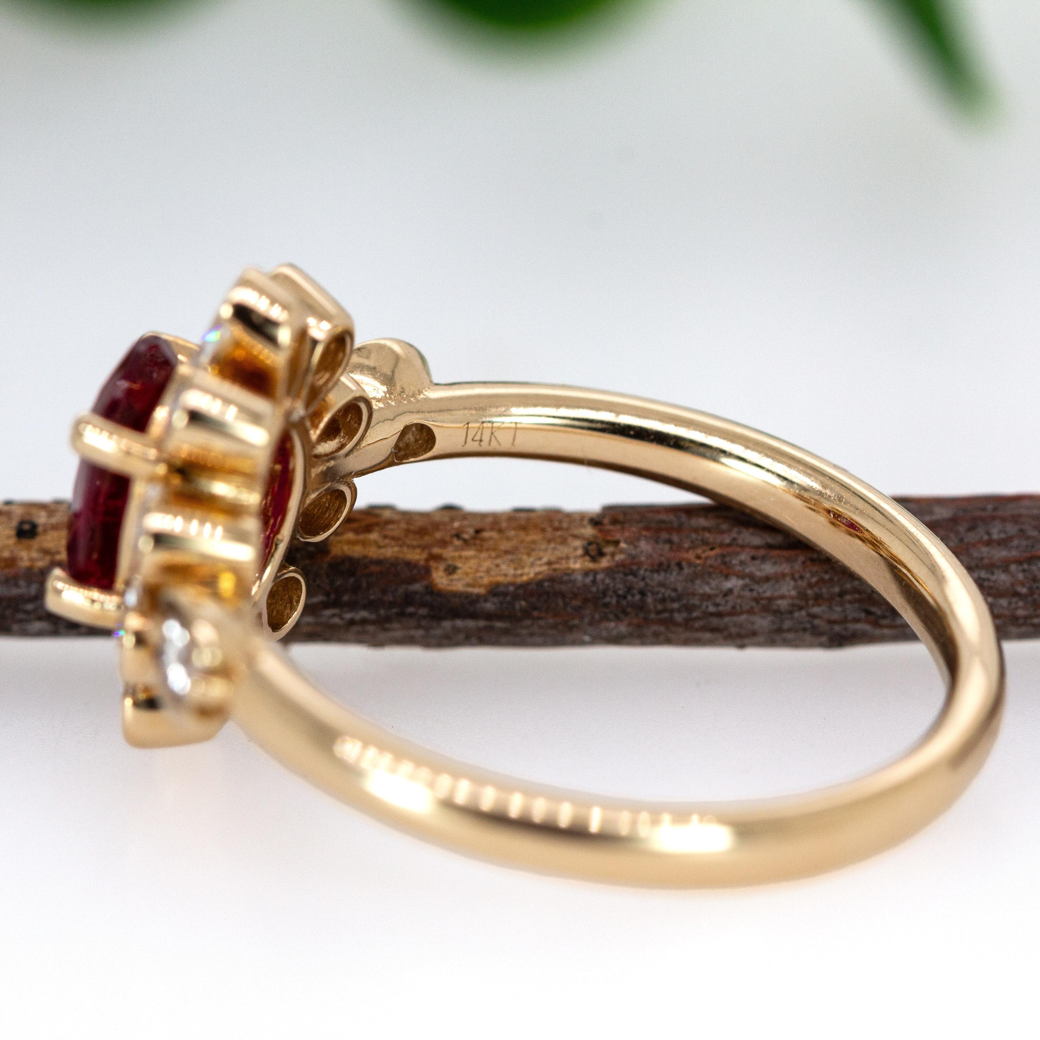 Anello floreale con rubino del Mozambico e diamante estratto dalla terra, 1ct, in oro massiccio 14K in vendita 1