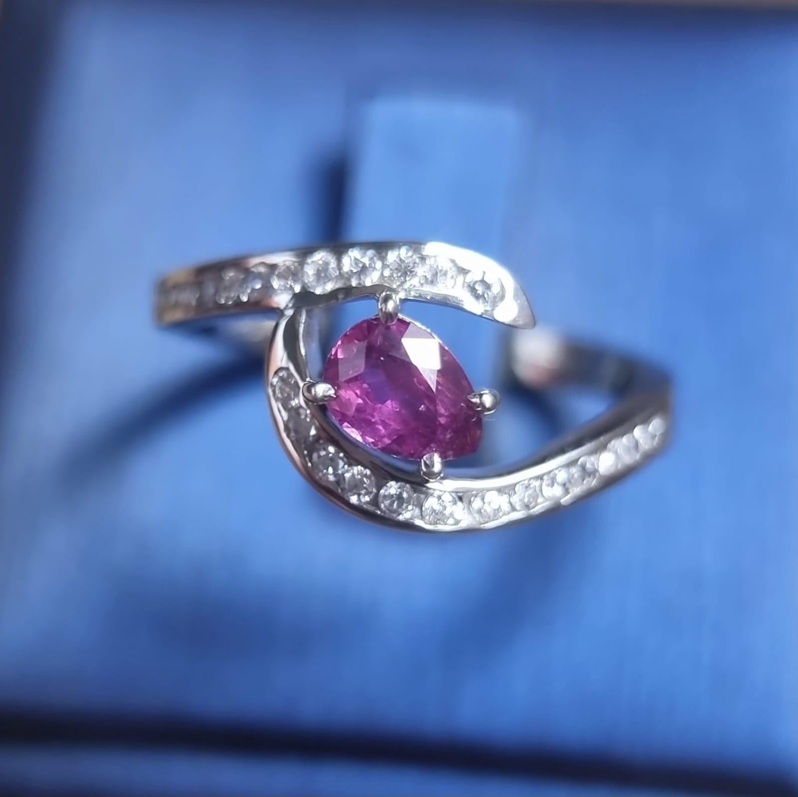 Anillo de zafiro rosa natural de 1 ct Contemporáneo en venta