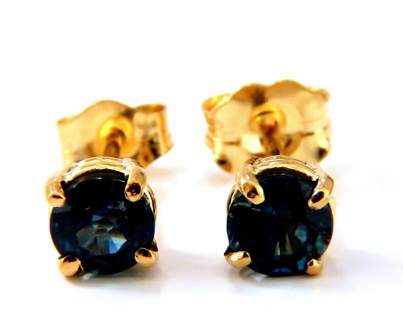 Classic stud earrings

1ct natural round cut sapphires.

Clean clarity and transparent.

4.6mm each.

Depth of earrings: 4mm

14kt Yellow gold 1 gram