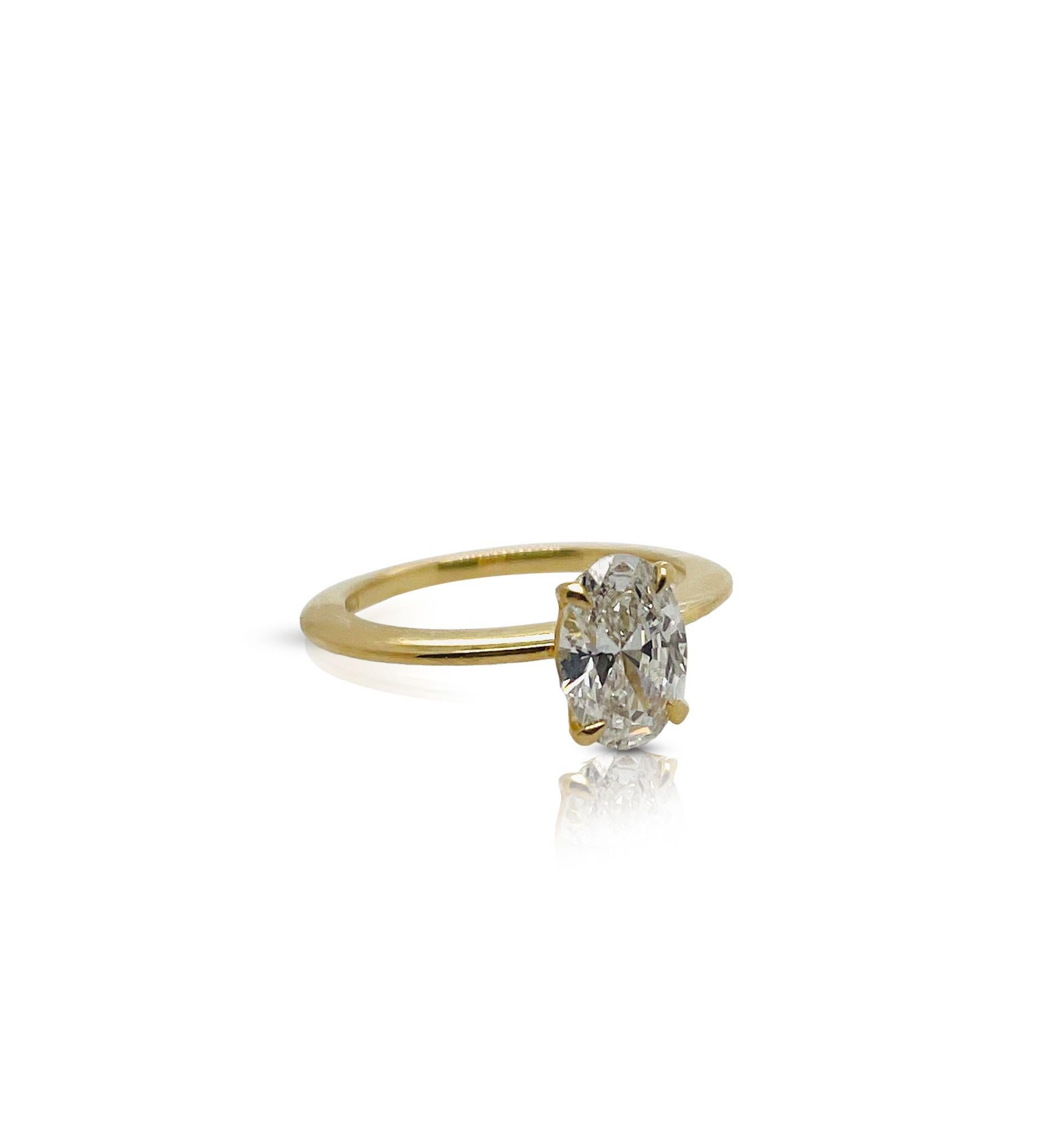 Im Angebot: 1 Karat Ovalschliff Diamant Solitär Verlobungsring aus 18 Karat Gelbgold () 3