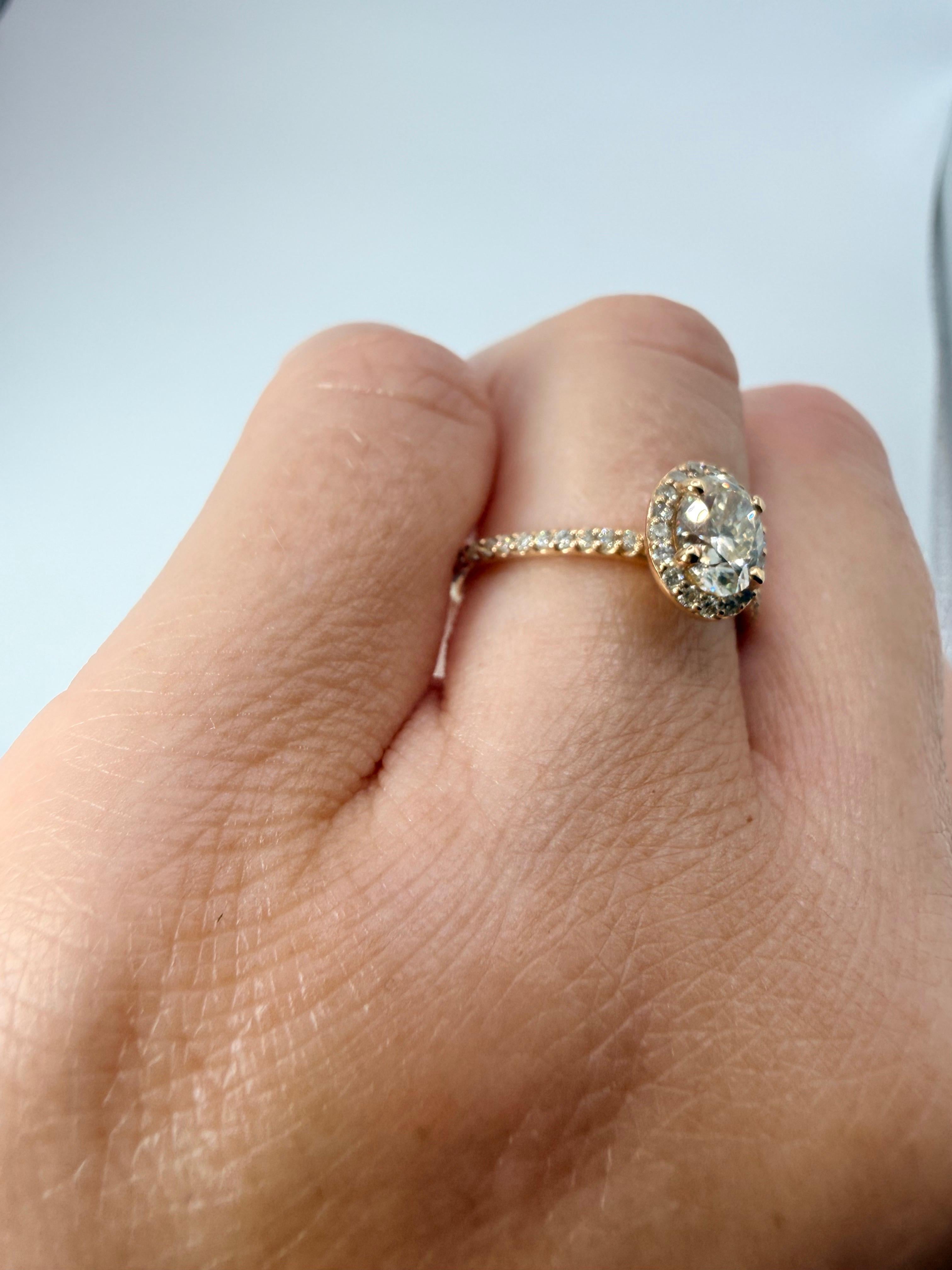 Bague de fiançailles ovale 1ct or jaune 14Kt en vente 2