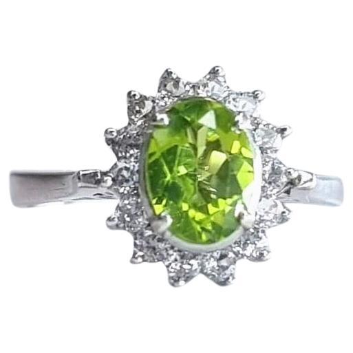 Oval Cut 1ct Oval Mint Green Peridot Platinum Silver Ring For Sale