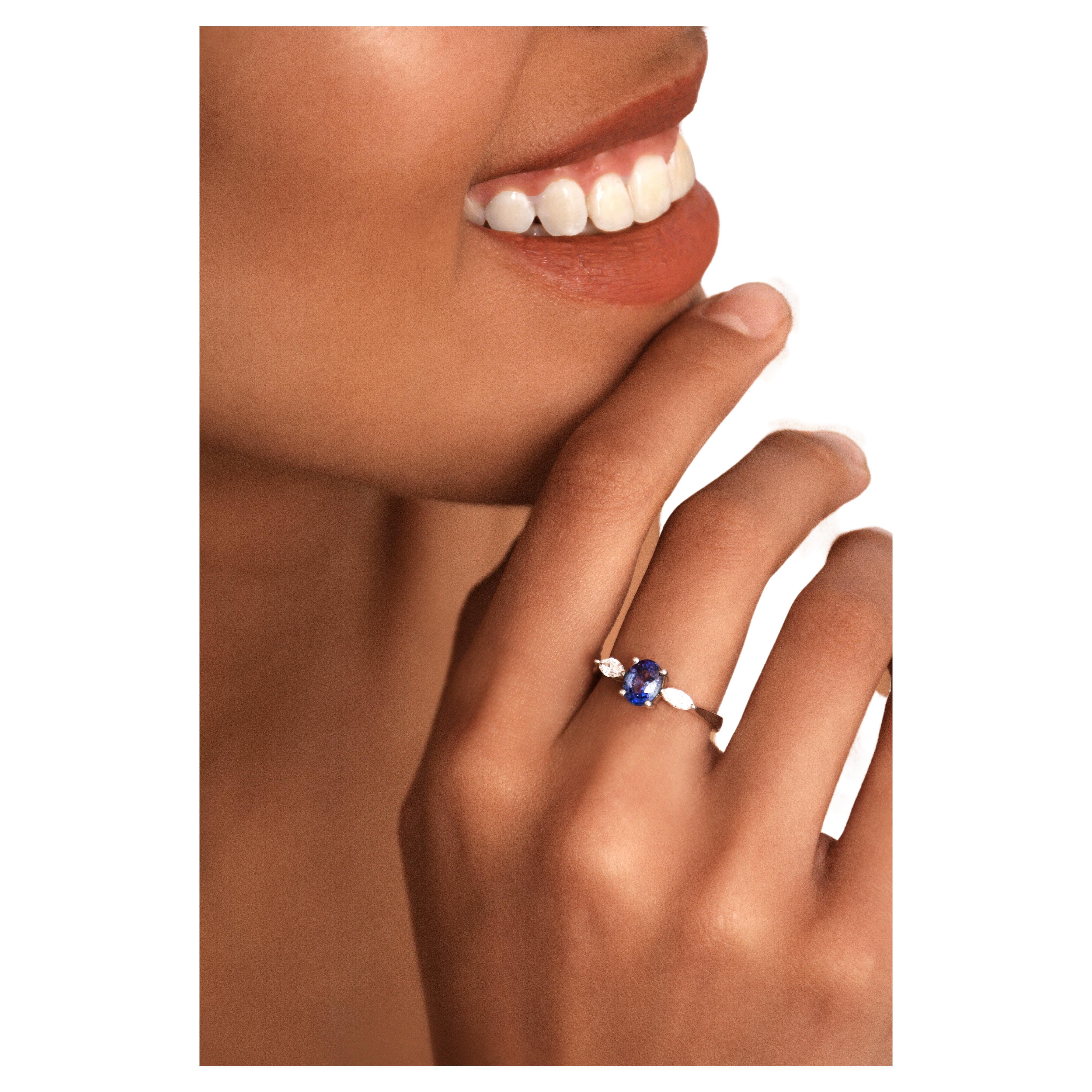 Platinring, 1 Karat ovaler natürlicher blauer Saphir und Diamant (Zeitgenössisch) im Angebot