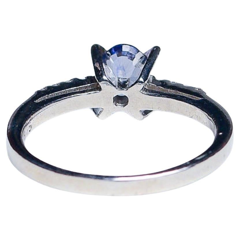 Anillo de zafiro azul natural ovalado de 1 ct Contemporáneo en venta