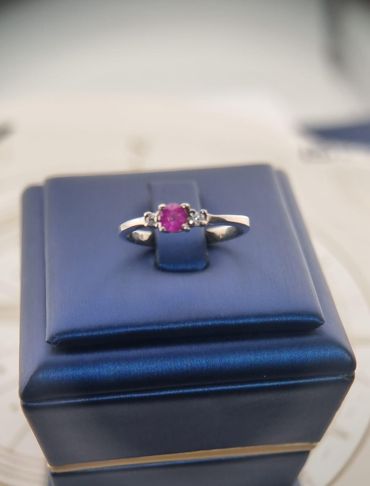 1ct Oval Natural Pink Sapphire Ring For Sale 2