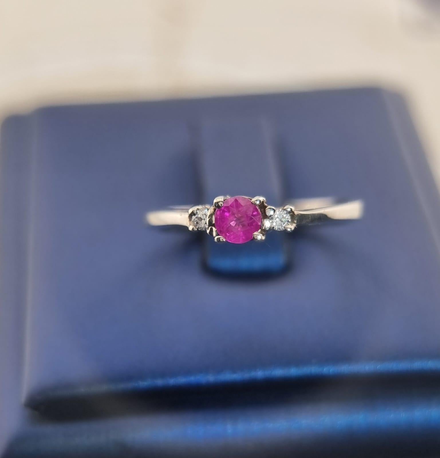 Women's 1ct Oval Natural Pink Sapphire Ring For Sale