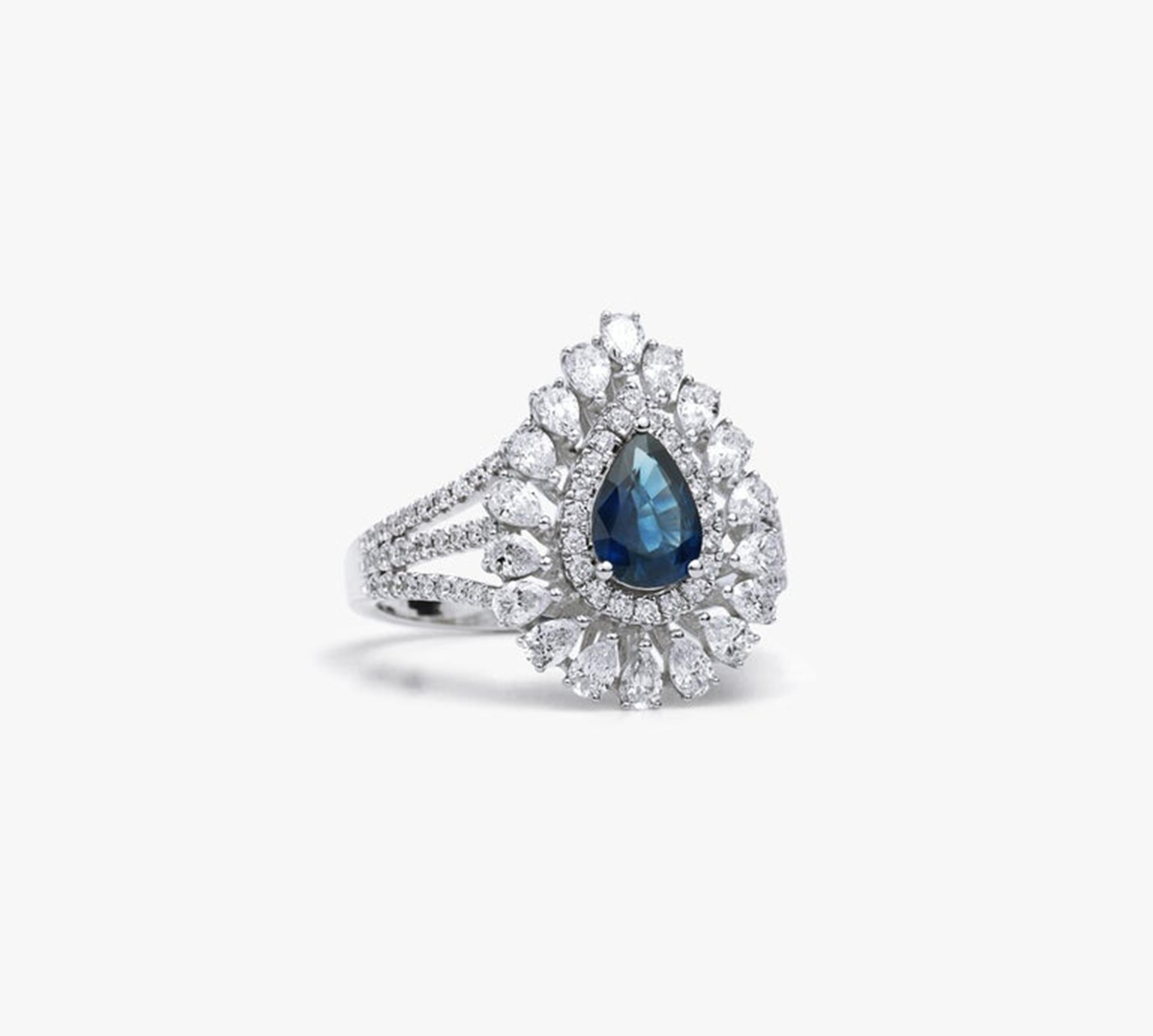 Bague de fiançailles pour elle : saphir bleu poire, diamant, double halo. Pour femmes en vente