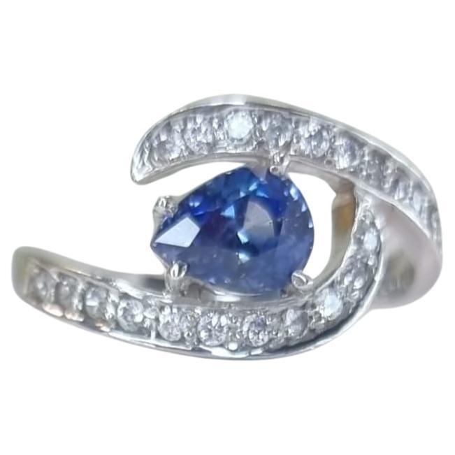 Modern 1ct Pear-shaped Natural Blue Sapphire Ring For Sale