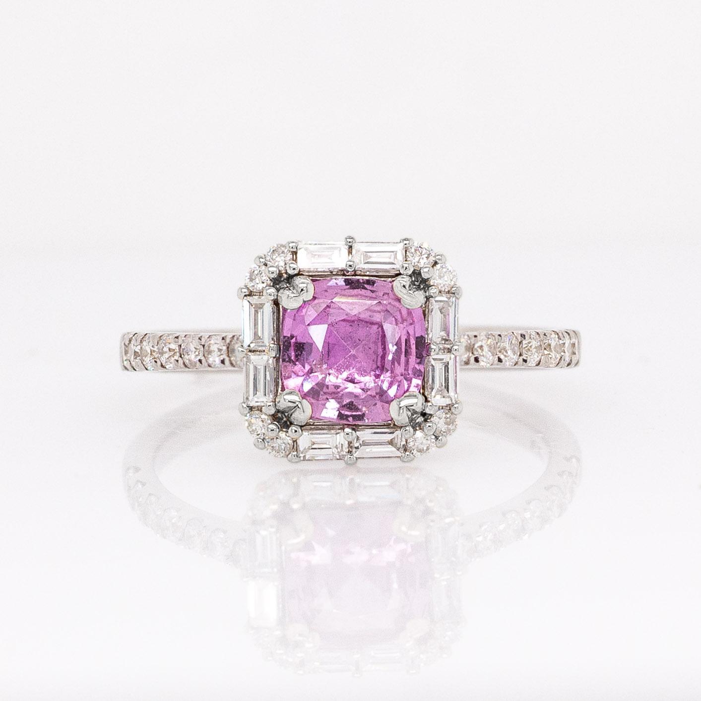 Contemporaneo Anello con zaffiro rosa da 1 centesimo e diamante naturale aureolato: oro bianco massiccio 14 carati  6mm in vendita