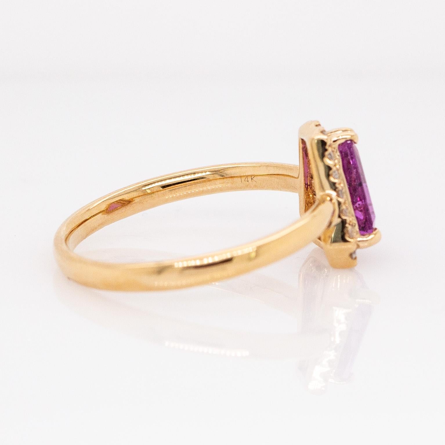 Anello con zaffiro viola 1ct e accenti di diamante Nature: Oro massiccio 14k, 8x7mm in vendita 1