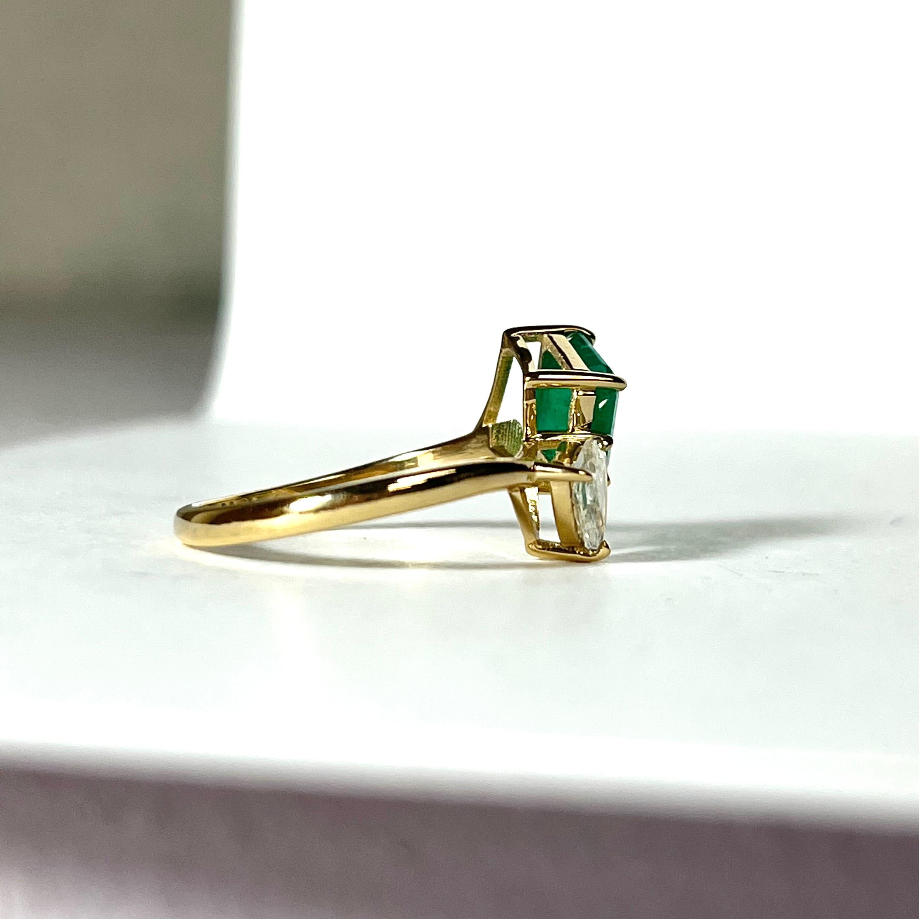 1 Karat strahlender Smaragd und .50 Karat Trillion Diamant Toi et Moi Ring 18K Gelbgold Damen