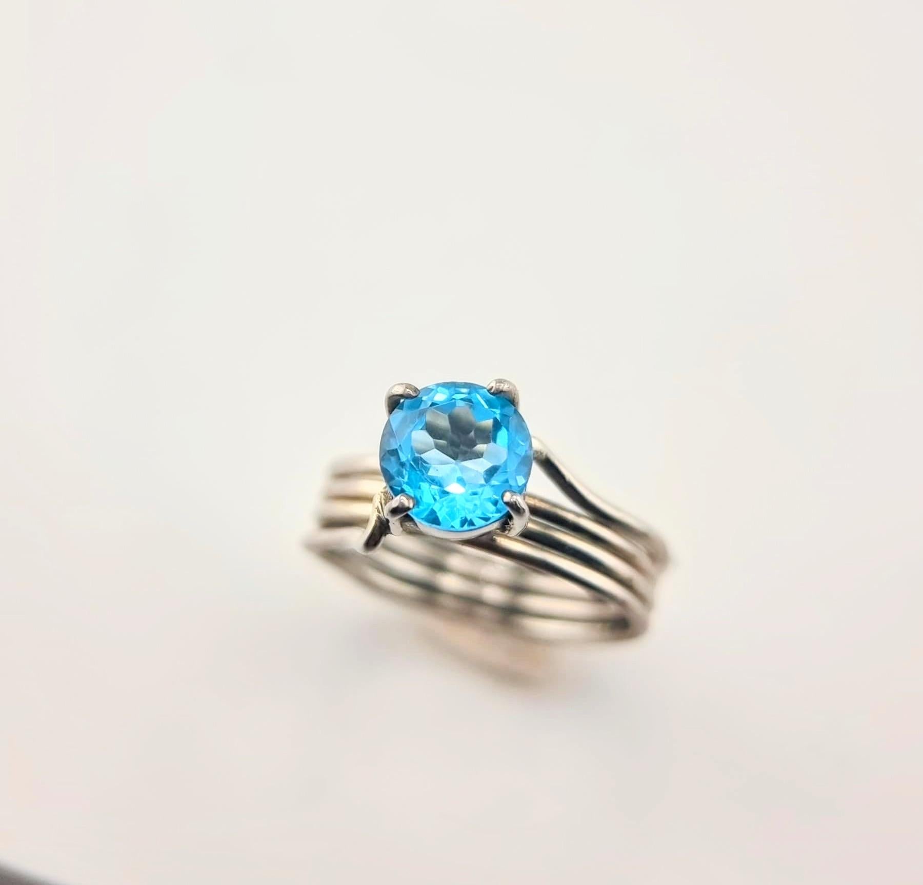Women's 1ct Round Blue Topaz Platinum Silver Band Ring For Sale