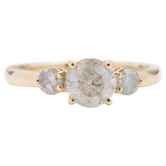 14 Karat Gelbgold Verlobungsring mit 1 Karat Salz- und Pfeffer Diamant im runden Brillantschliff 14 Karat Gelbgold Verlobungsring mit 1 Karat Salz- und Pfeffer Diamant im runden Brillantschliff