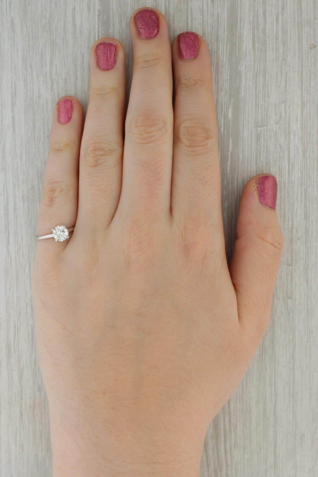 Bague de fiançailles solitaire en or blanc 14 carats avec diamant rond de 1 carat, taille 7,25 GIA en vente 3
