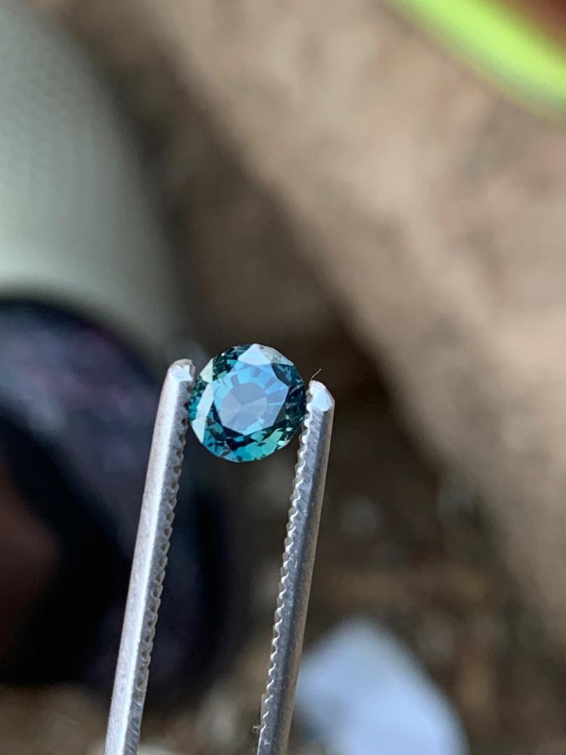 Round Cut NO RESERVE 1ct Round TEAL BLUE UNHEATED SAPPHIRE For Sale