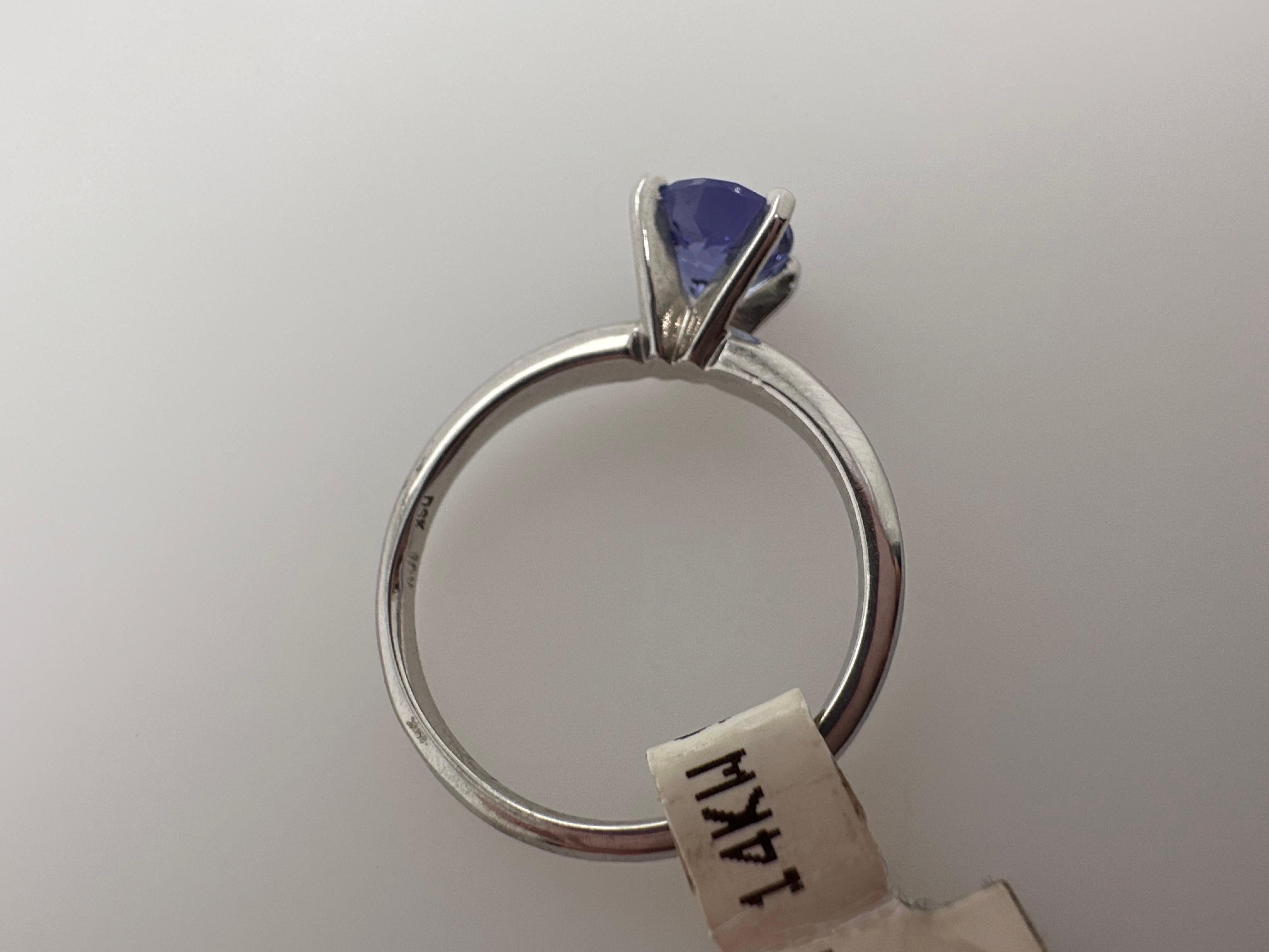 Round Cut 1ct Tanzanite Diamond ring size 7 For Sale