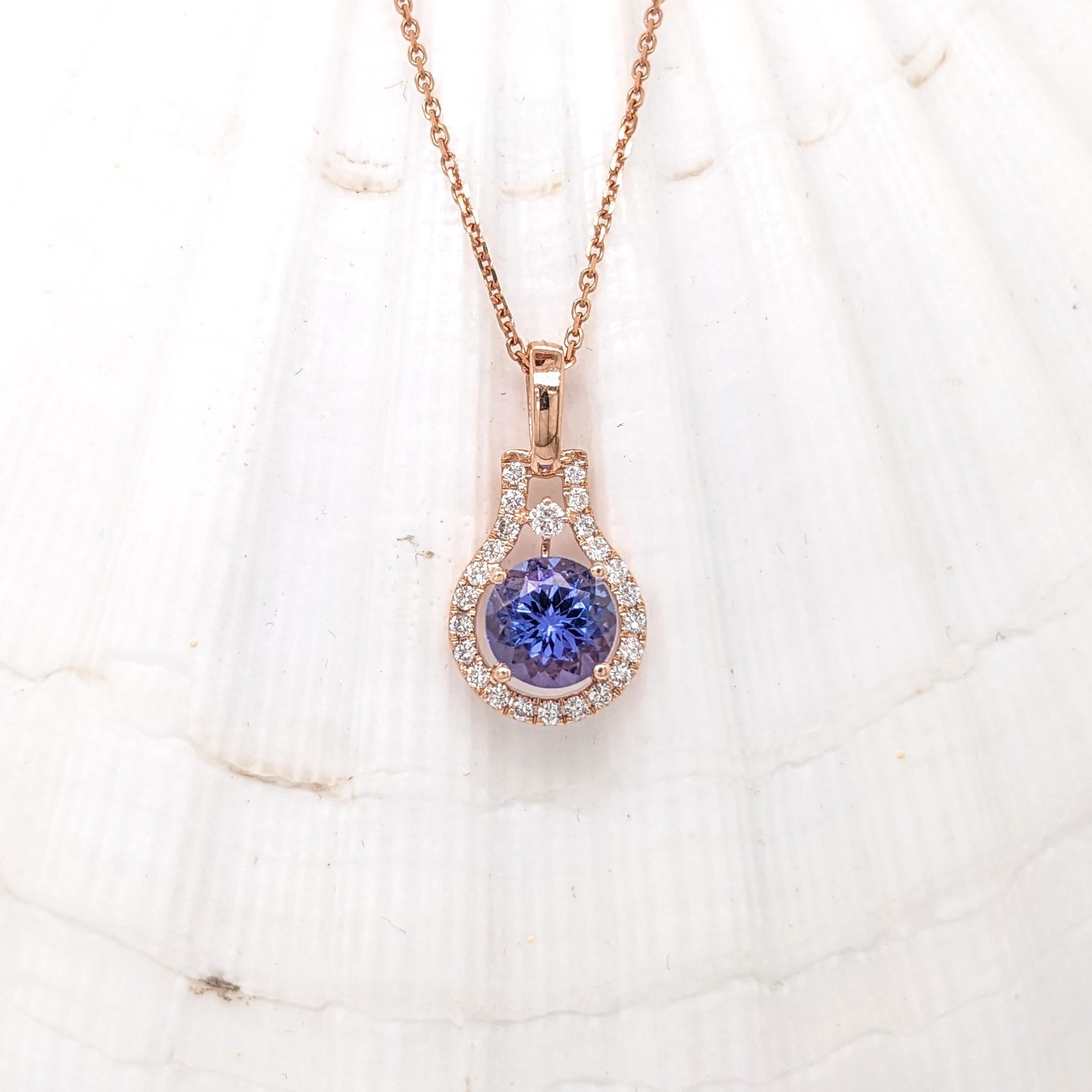 Taglio rotondo Ciondolo con tanzanite da 1 centesimo e diamanti estratti dalla terra in oro rosa massiccio 14 carati, rotondo 6 mm in vendita