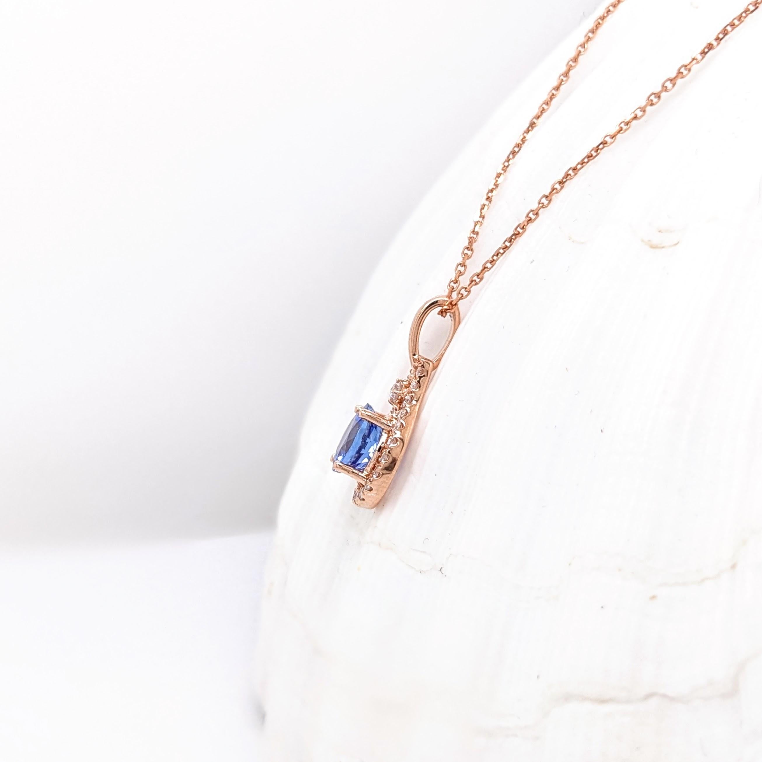 Donna Ciondolo con tanzanite da 1 centesimo e diamanti estratti dalla terra in oro rosa massiccio 14 carati, rotondo 6 mm in vendita