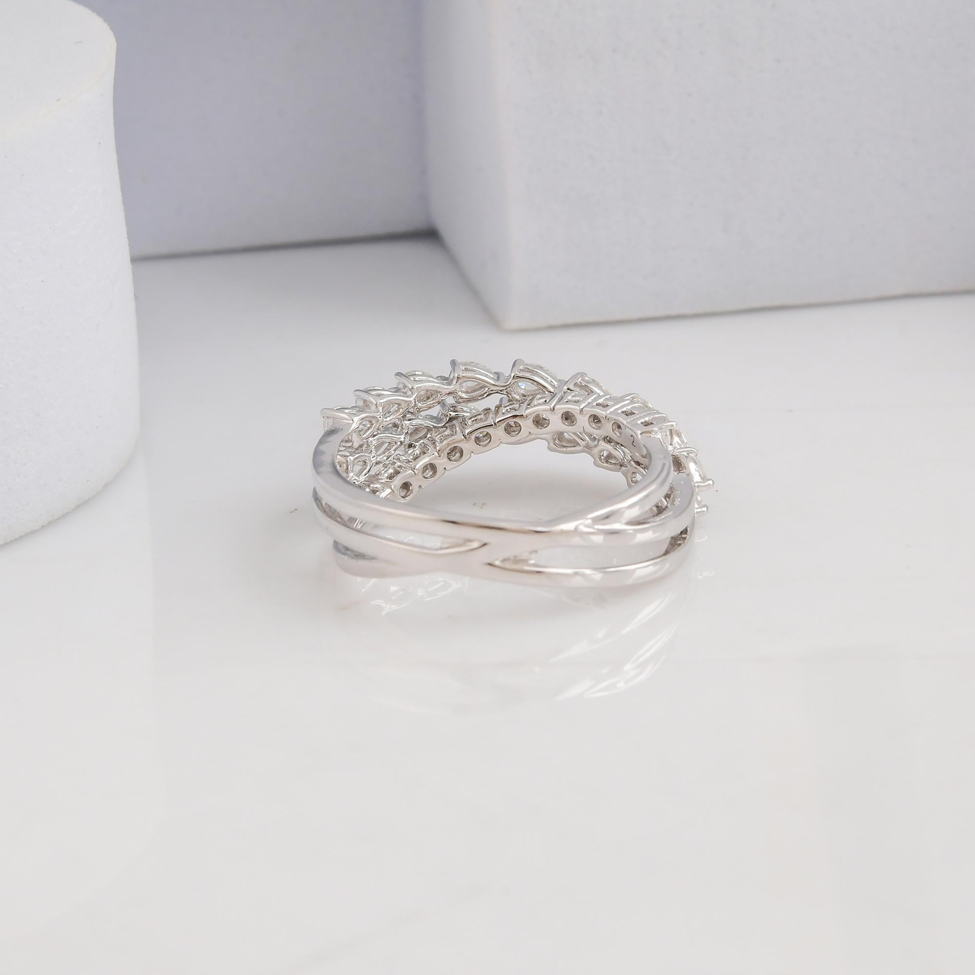En venta: 1Ct Triple Fila Pera Diamante Brillante Anillo Apilable Oro 18k Joyería Fina  3