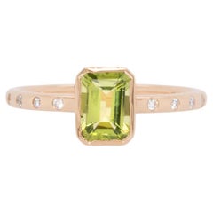 1cts Arizona Peridot Ring with Natural Diamonds Accents: Solid 14k Gold, 7x5mm