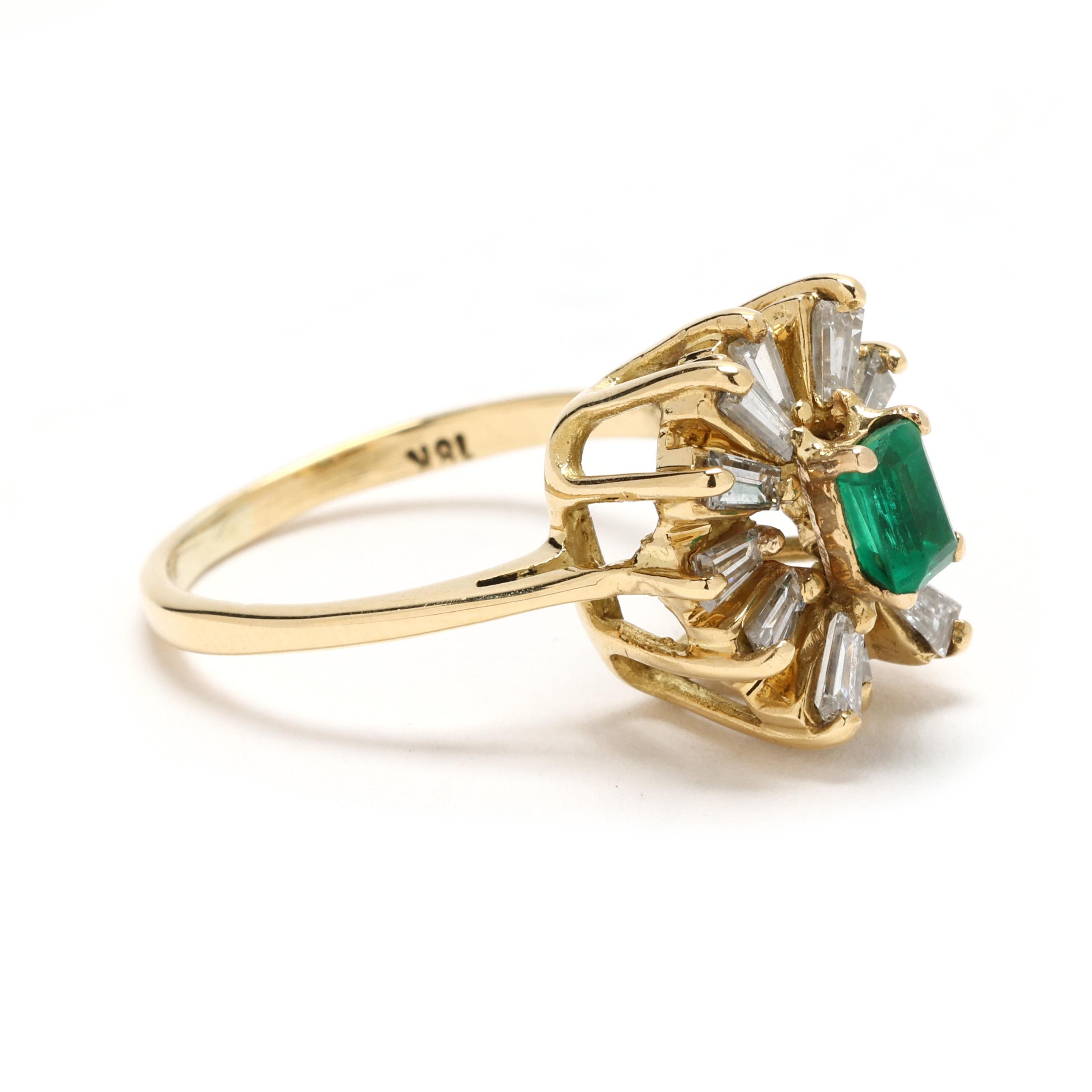 Eleva tu estilo con este impresionante anillo de cóctel de diamantes y esmeraldas de 1 quilate, elaborado en opulento oro amarillo de 18 quilates. Con brillantes diamantes y vibrantes esmeraldas, este anillo de talla 5,25 irradia lujo y