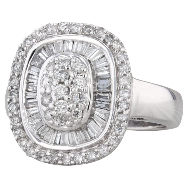 1ctw Diamant Cluster Halo Ring 14k Weißgold Größe 7,5 Engagement im Angebot