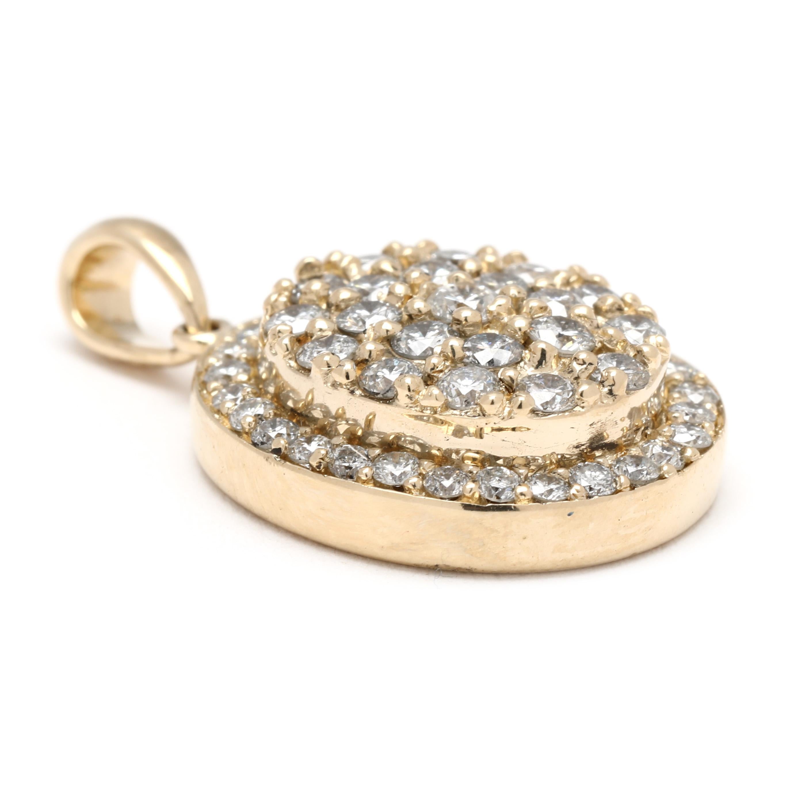 Pendentif ovale grappe de diamants 1 carat, or jaune 14 carats, longueur de 1 pouce Bon état - En vente à McLeansville, NC