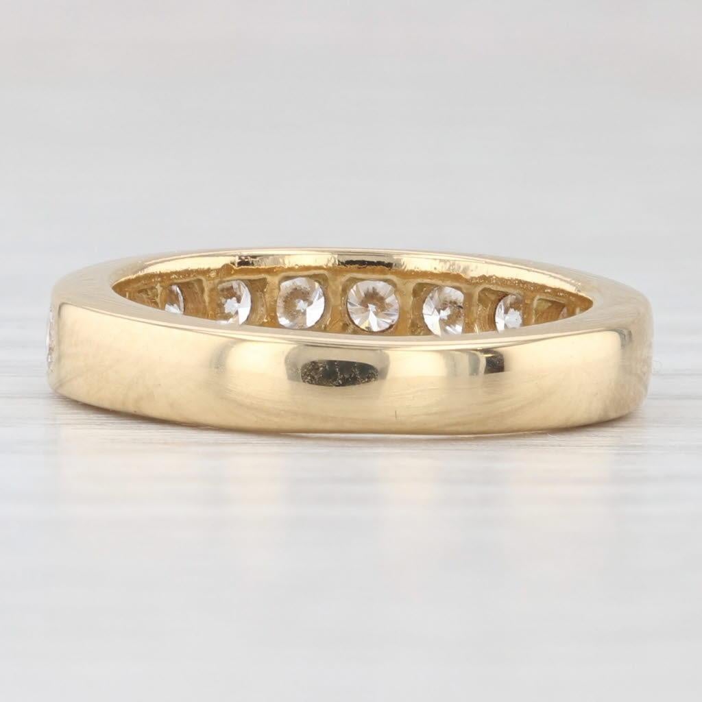 Informazioni sulla gemma:
- Diamanti naturali -
Carati totali - 1ctw
Taglio - Brillante rotondo
Colore - F - G
Chiarezza - SI1 - SI2

Metallo: oro giallo 18k
Peso: 4.8 grammi 
Francobolli: 750
Altezza della faccia: 4.1 mm 
Altezza sopra il dito: 2.4