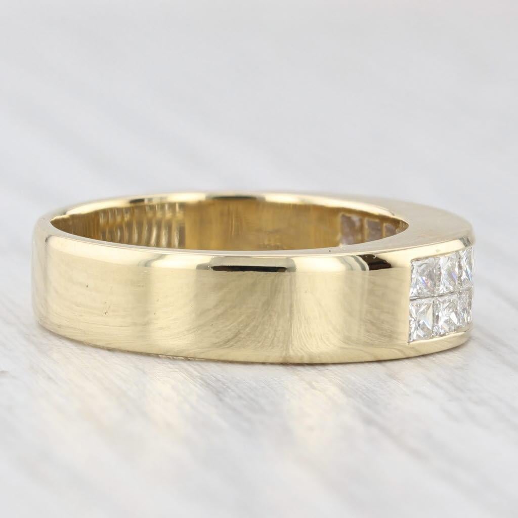 Informationen zu Edelsteinen:
- Natürliche Diamanten -
Karat gesamt - 1ctw
Schnitt - Prinzessin
Farbe - H - I
Reinheit - VS2 - SI1

Metall: 18k Gelbgold 
Gewicht: 7,8 Gramm 
Briefmarken: 18k
Stirnseite Höhe: 5.7 mm 
Höhe über dem Finger: 3.6