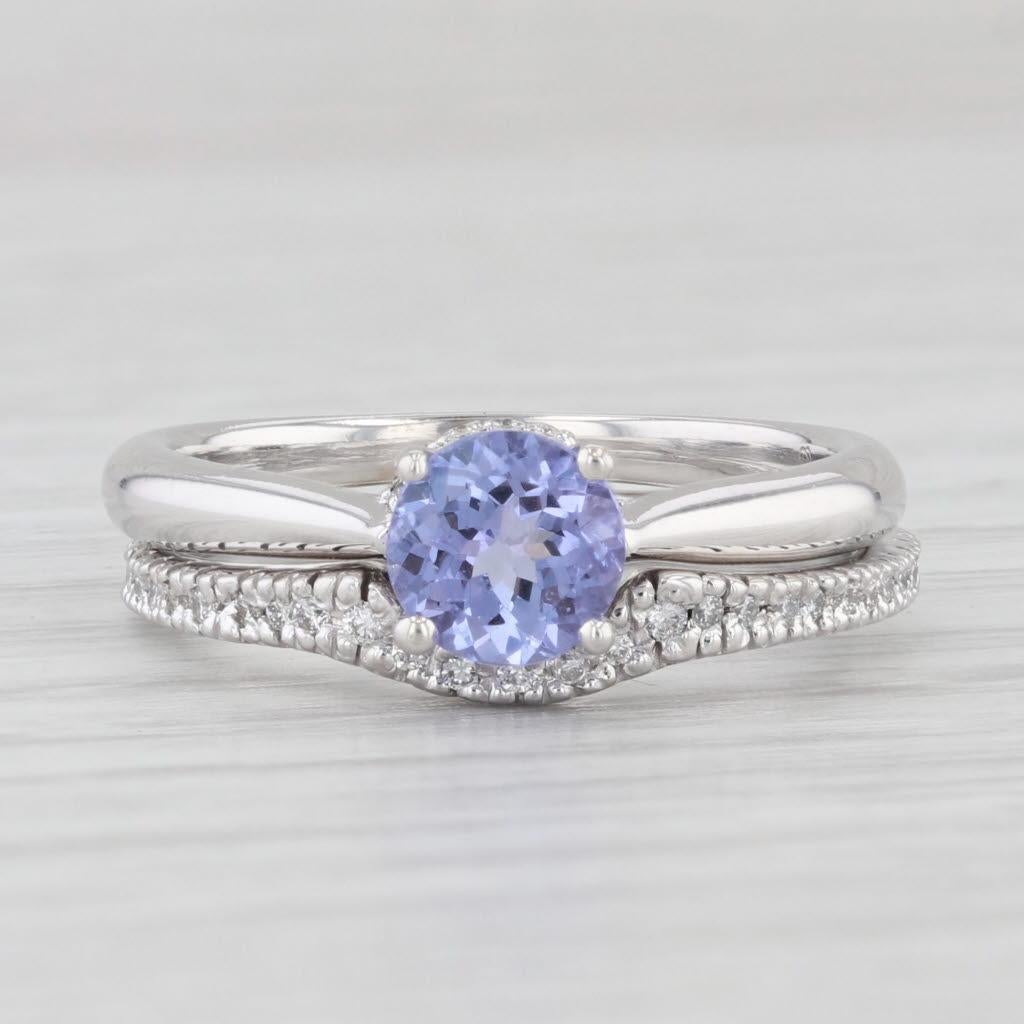 Taglio rotondo Anello di fidanzamento con tanzanite rotonda da 1 ct. Fascia nuziale con diamante in oro 18 carati in vendita