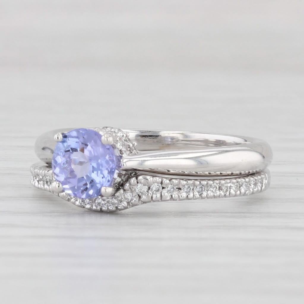 Donna Anello di fidanzamento con tanzanite rotonda da 1 ct. Fascia nuziale con diamante in oro 18 carati in vendita
