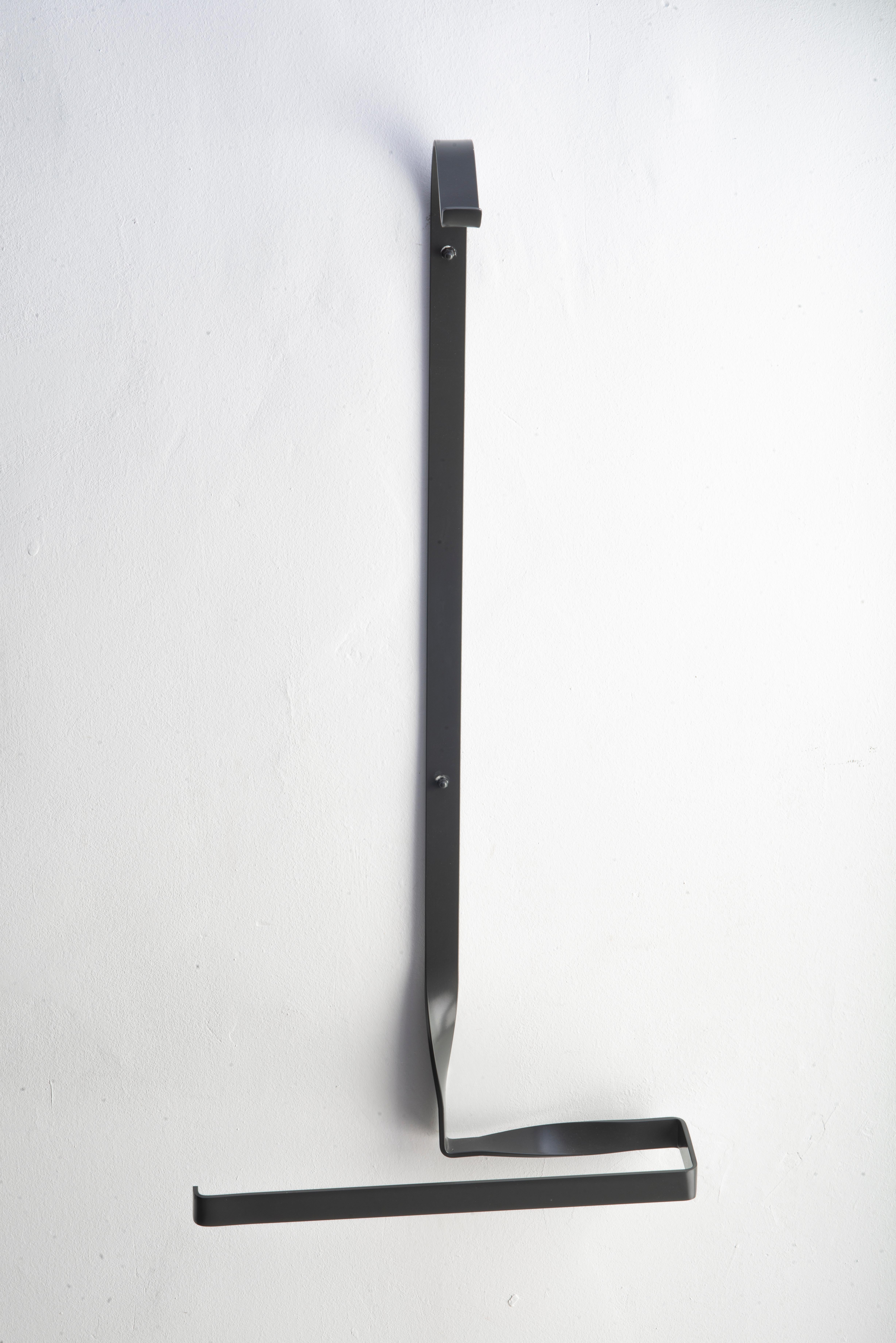 Espagnol 1_Galant_02_Mink — Contemporary lacquered steel wall valet by Josep Abril en vente