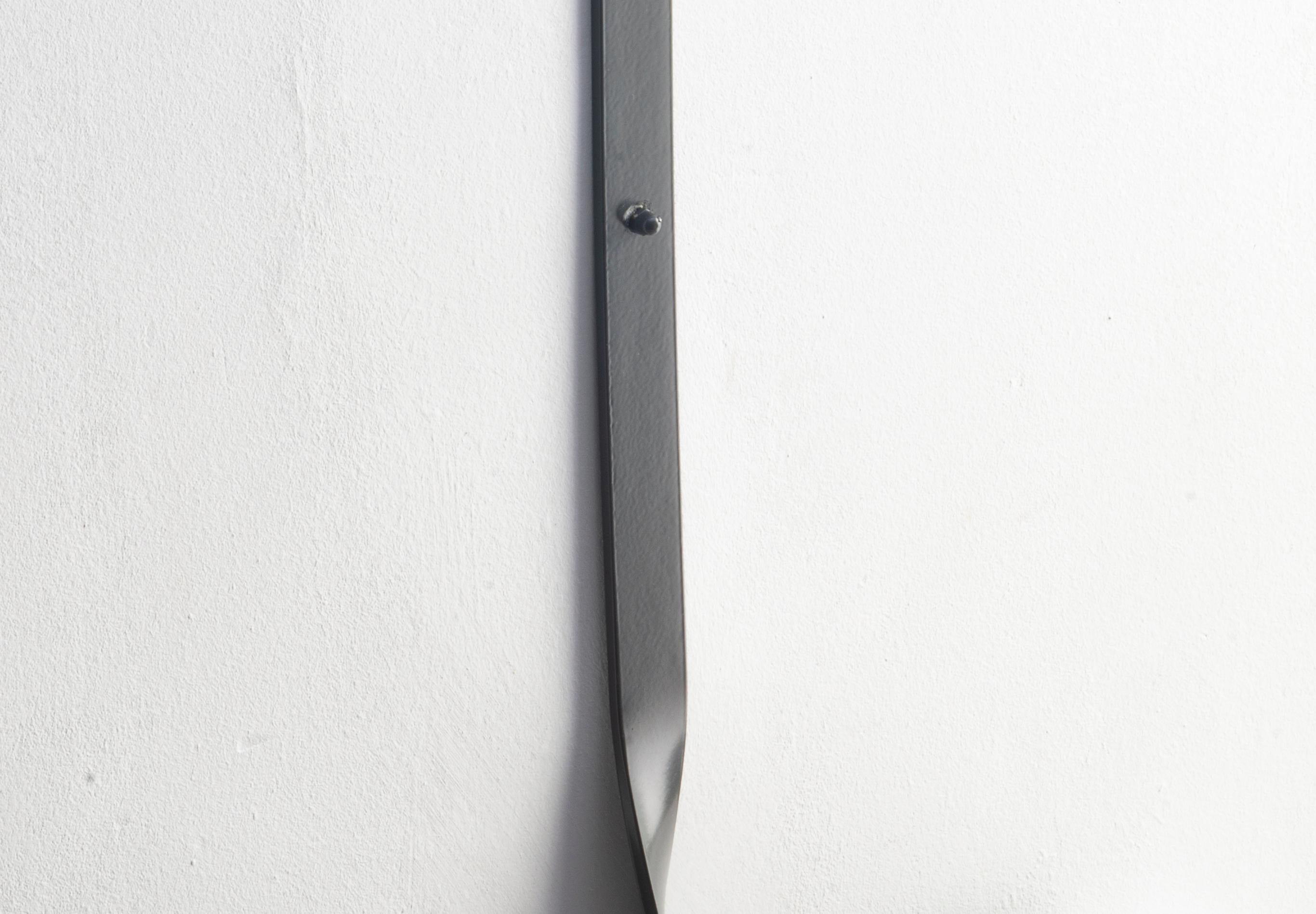 Laqué 1_Galant_02_Mink — Contemporary lacquered steel wall valet by Josep Abril en vente