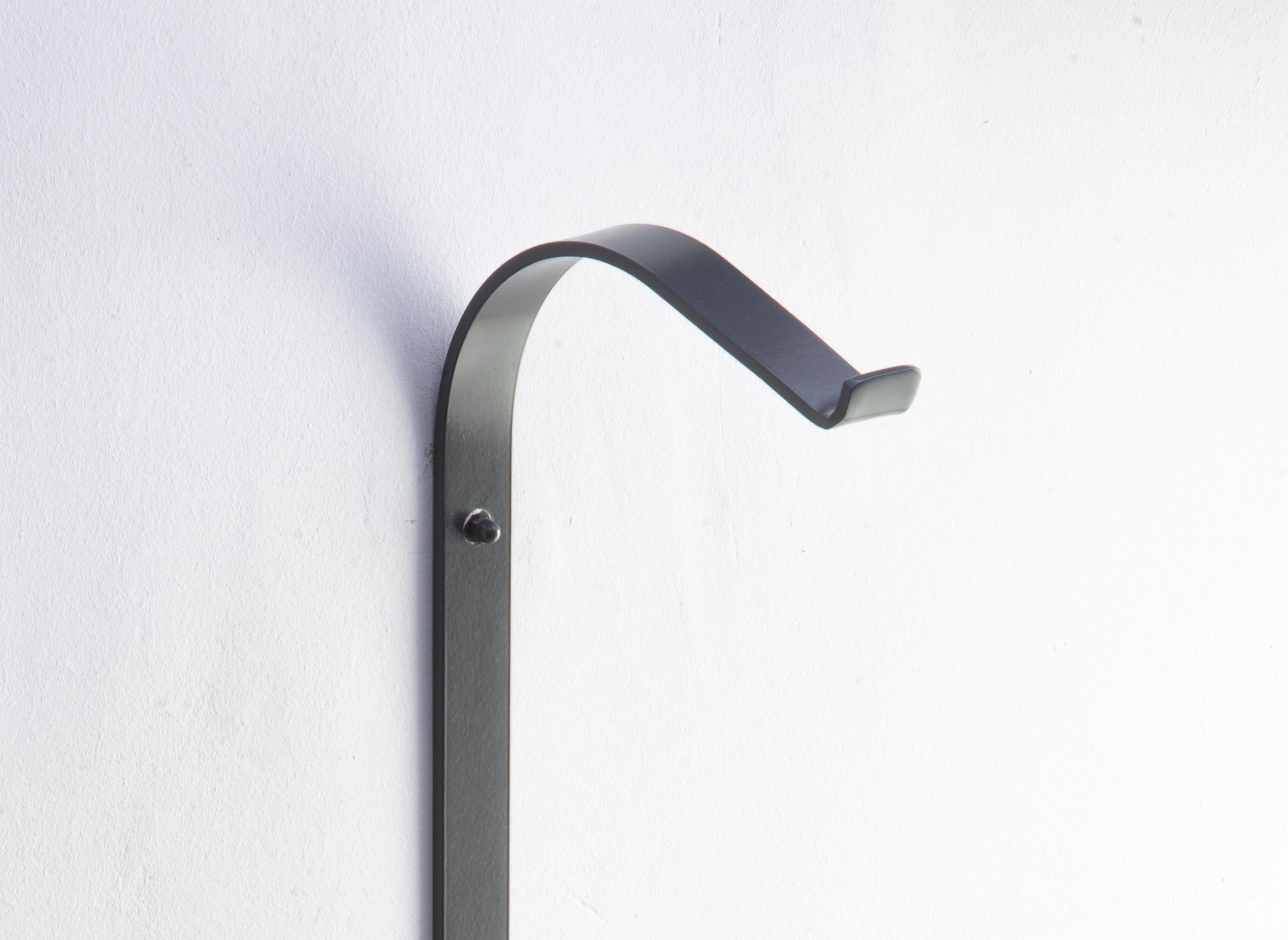 1_Galant_02_Mink — Contemporary lacquered steel wall valet by Josep Abril Neuf - En vente à Barcelona, ES