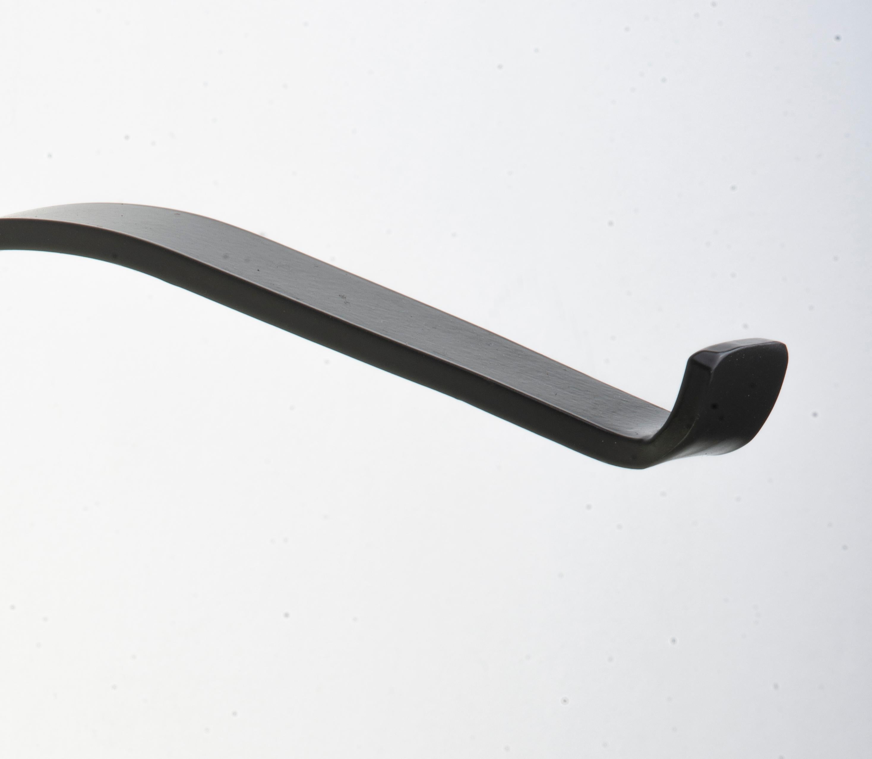 1_Galant_02_Mink — Contemporary lacquered steel wall valet by Josep Abril en vente 1