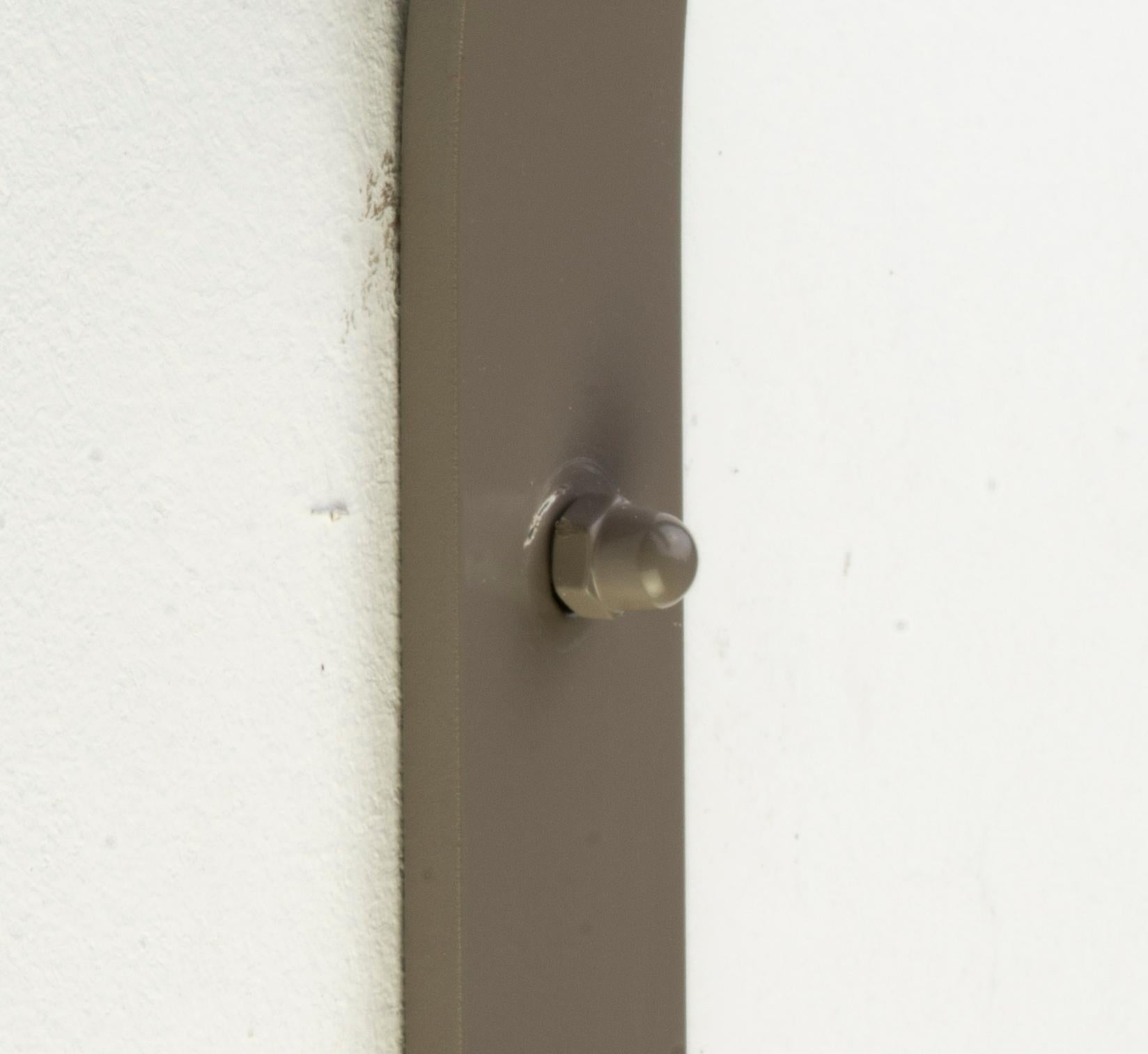 1_Galant_03_grey — Contemporary lacquered steel wall valet by Josep Abril en vente 1
