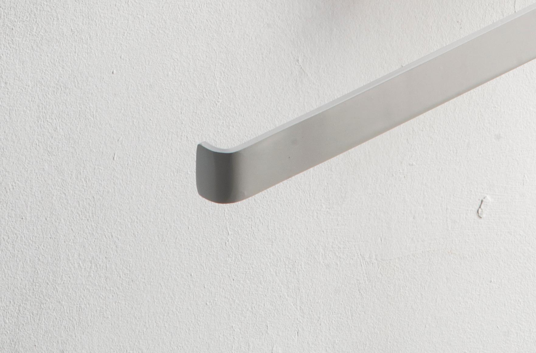 Acier 1_Galant_04_Off-white — Contemporary lacquered steel wall valet by Josep Abril en vente