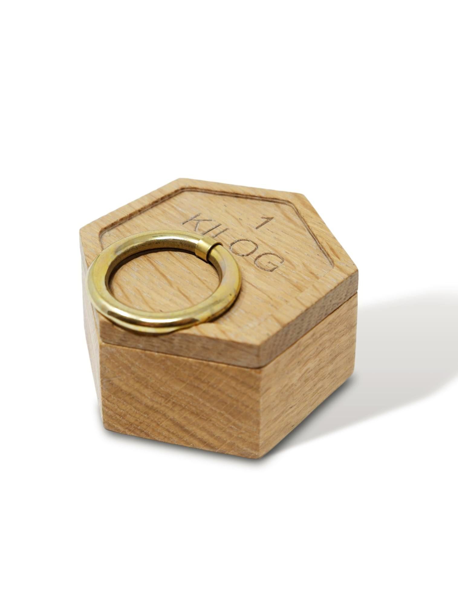 Français 1KG - Boîte à bijoux en bronze ou en chêne  en vente