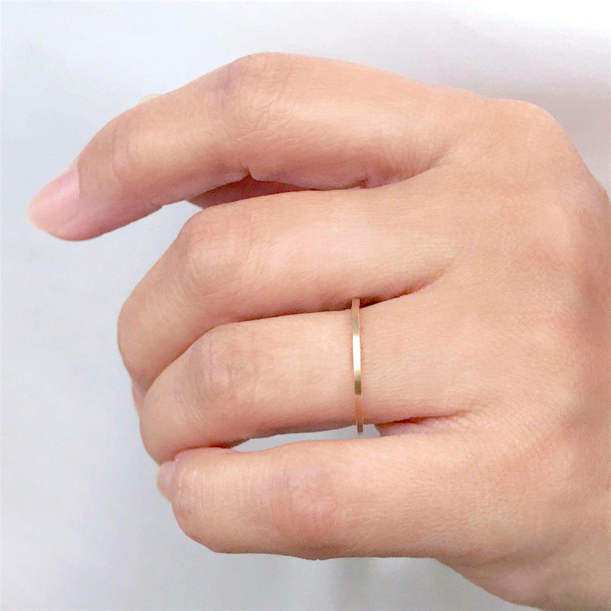 For Sale:  Satin Contemporary Square Ring 18 Karat 2