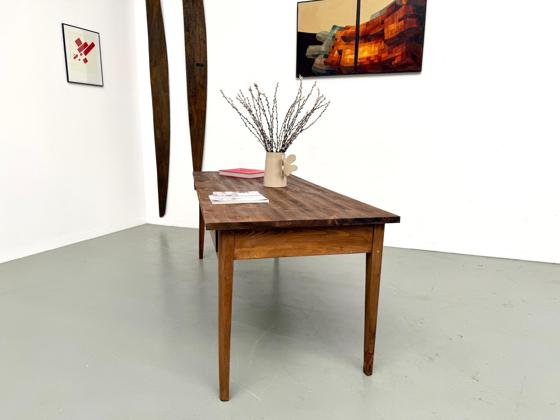 1ntique farmhouse table in beech and pine,  with 8 drawers For Sale 7